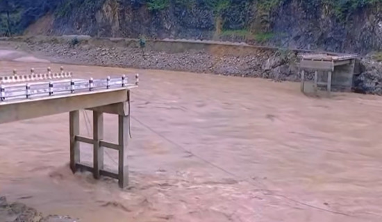 सुनकोशीको फोक्सिङटार अस्थायी बेलिब्रिज जडानको काम सुरु